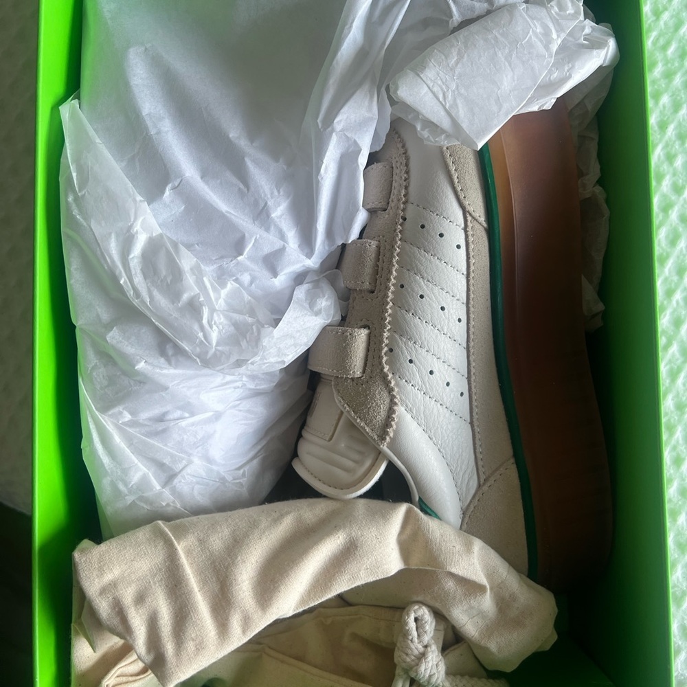 Adidas Ivy Park x Women’s Super Sleek Strap ‘Wonder White Gum’ sneakers - Picture 5 of 7